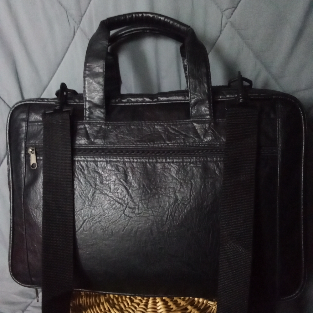 Vintage Black Leather Briefcase Style Crossbody Bag Stylish Laptop Carrying Bag